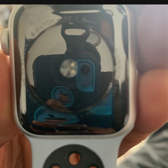 Apple Watch series’s 3 & Apple Watch series’s se - Picture 2 of 4